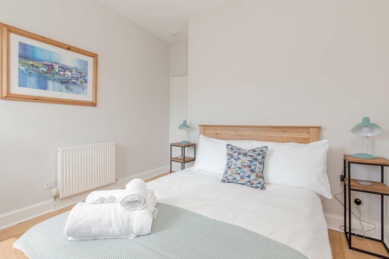 Altido Elegant Georgian 2-Bedrm Apt In Heart Of Old Town Apartamento Edimburgo Exterior foto